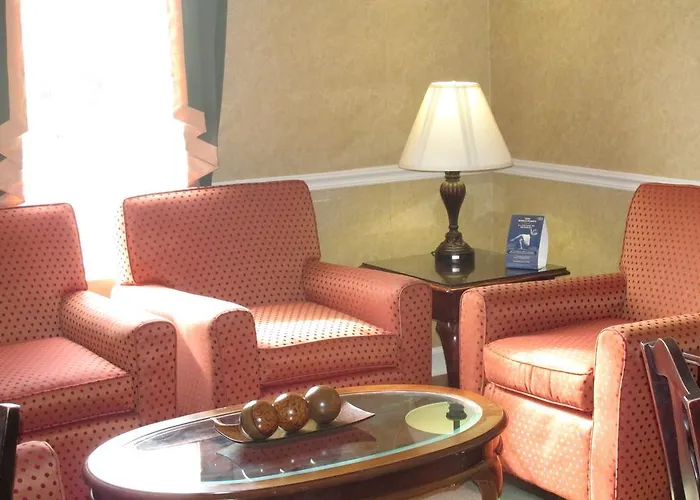 Baymont By Wyndham Airport 3*