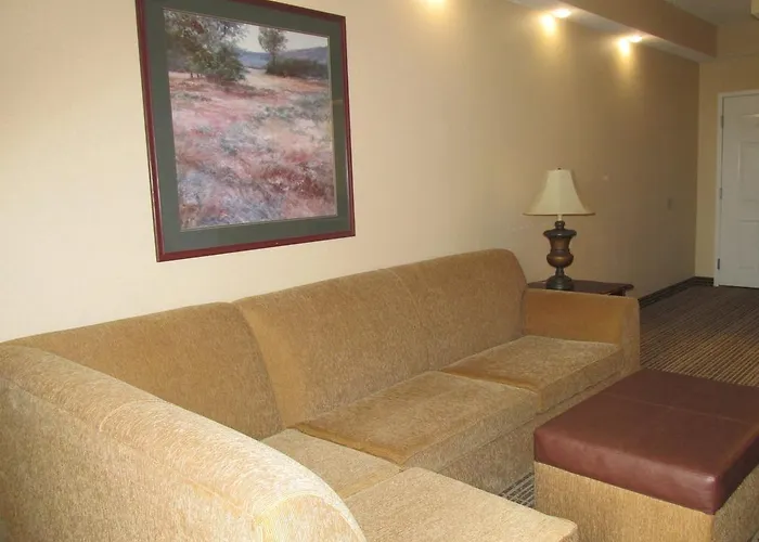 Baymont By Wyndham Airport Hotel 3*