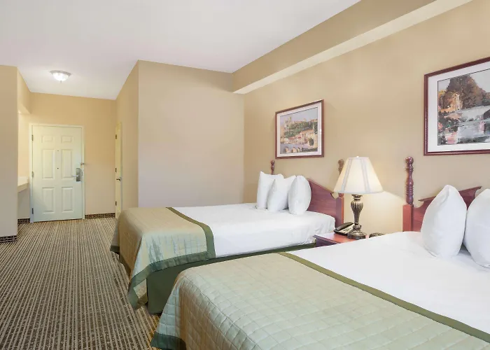 Baymont By Wyndham Airport
