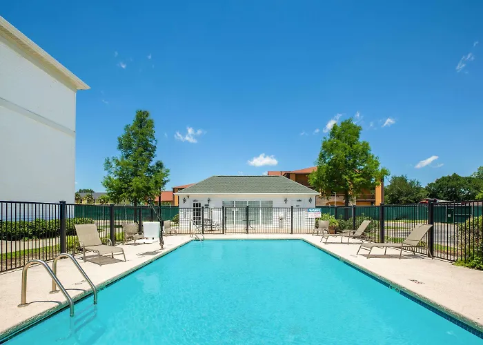 Hotel Baymont By Wyndham Airport Lafayette