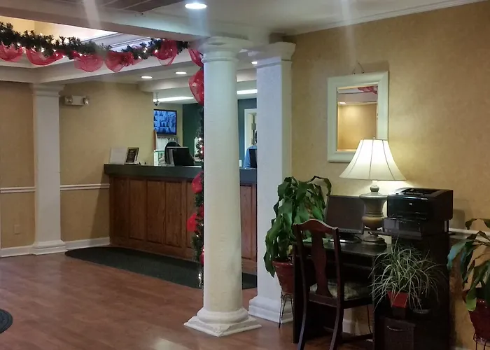 Hotel Baymont By Wyndham Airport 3*