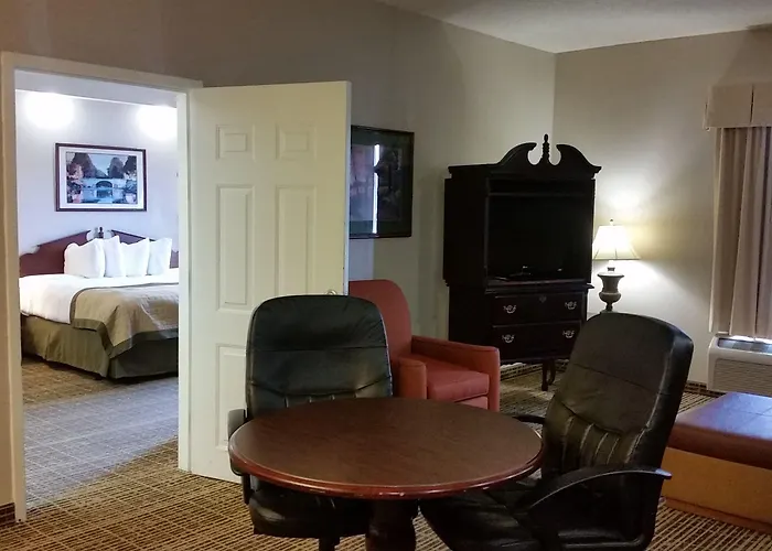 Hotel Baymont By Wyndham Airport Lafayette