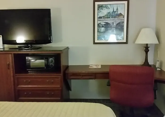 Baymont By Wyndham Airport Hotel Lafayette
