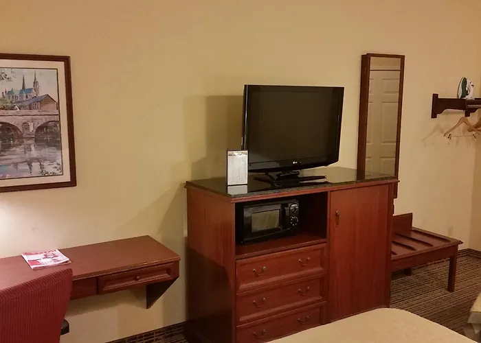Baymont By Wyndham Airport Hotel