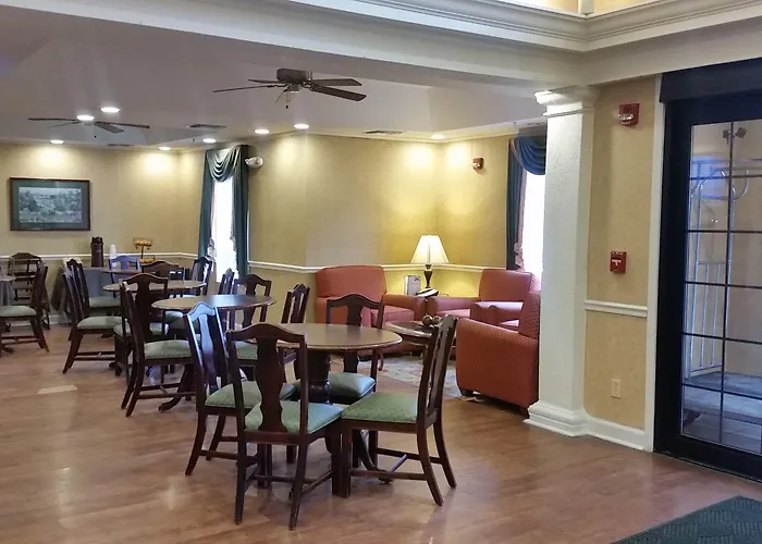 Hotel Baymont By Wyndham Airport