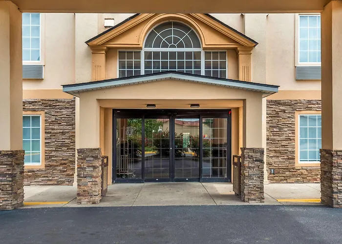 Baymont By Wyndham Airport