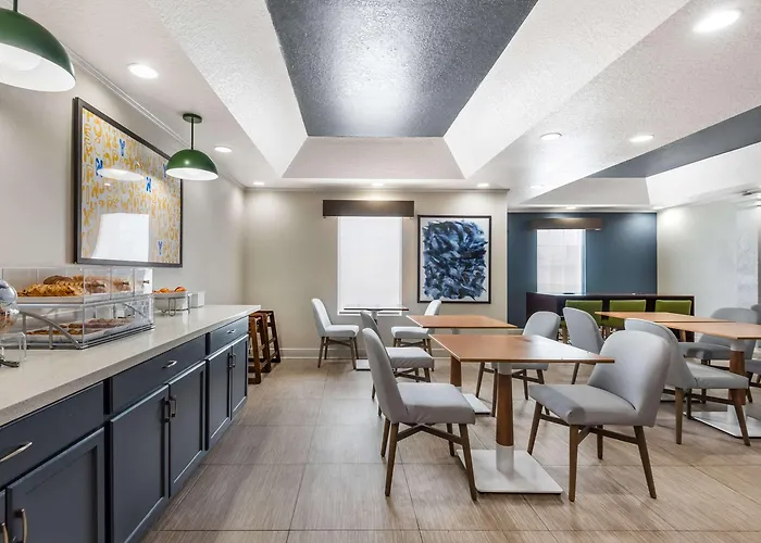 Baymont By Wyndham Airport