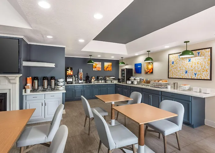 Baymont By Wyndham Airport Hotel Lafayette
