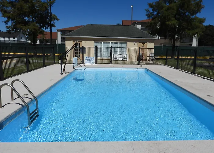Baymont By Wyndham Airport Lafayette