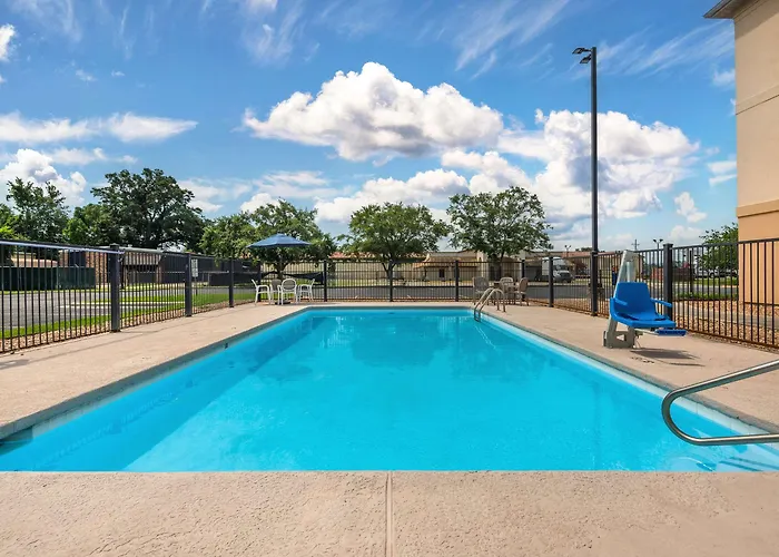 Hotel Baymont By Wyndham Airport