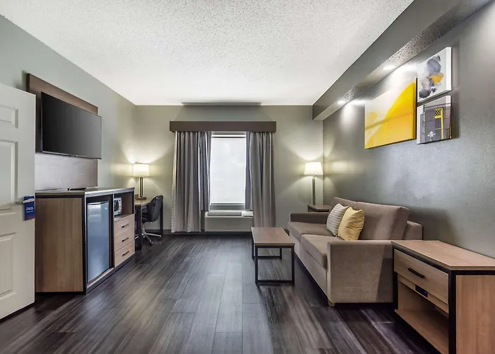 Hotel Baymont By Wyndham Airport Lafayette