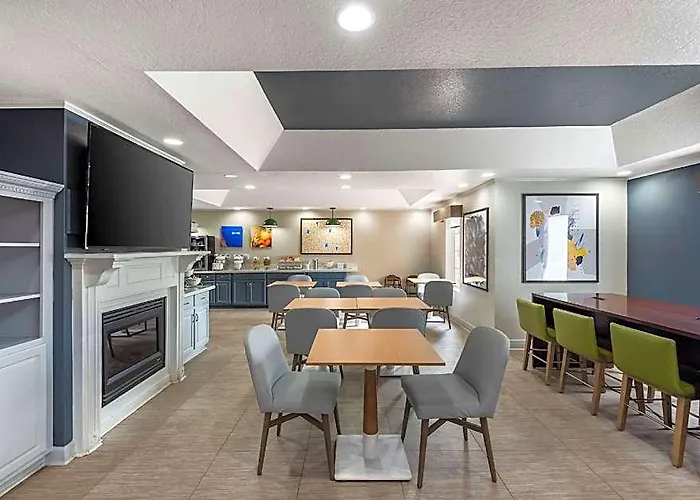 Baymont By Wyndham Airport