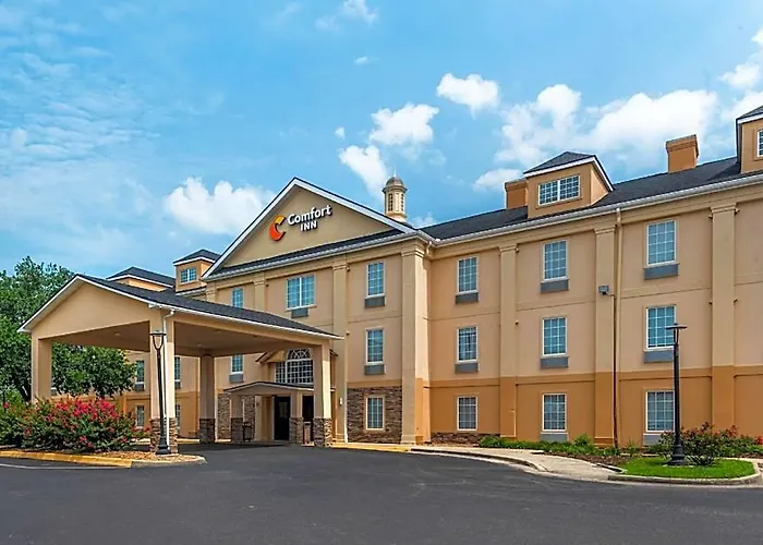 Baymont By Wyndham Airport Hotel