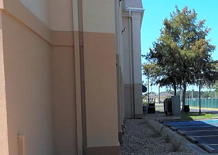 Baymont By Wyndham Airport Lafayette