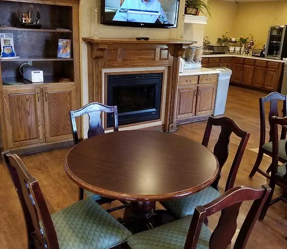 Hotel Baymont By Wyndham Airport